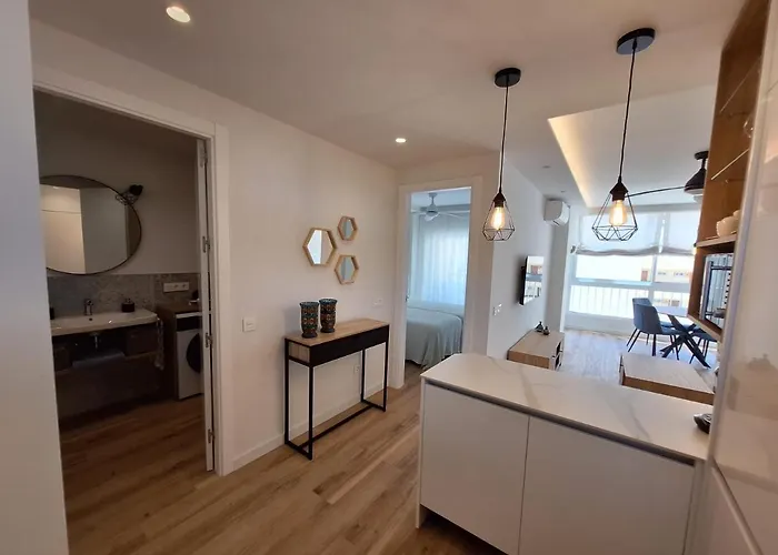 Seafront Apartament *